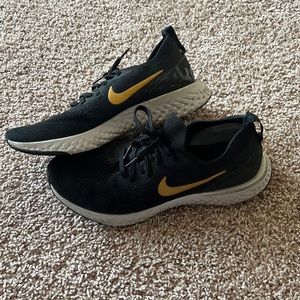 Women’s Nike Sneakers size 10.5